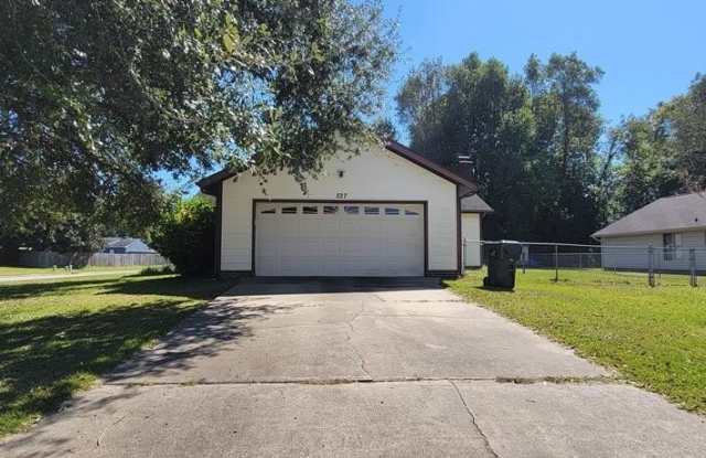 527 Raintree Circle Gallery 2