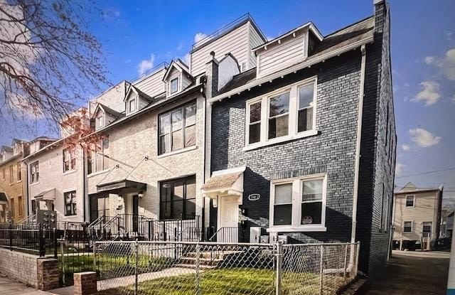 1103 QUEEN STREET NE photos photos