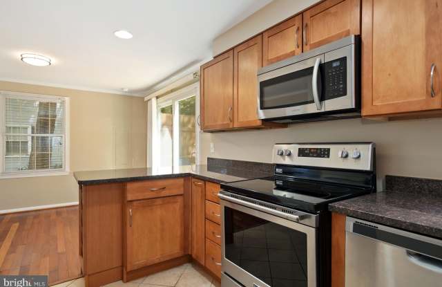 4301 SANGAMORE ROAD Gallery 4