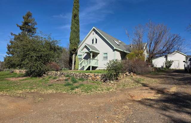 2 Bed/2 Bath Charming Home for $2,495 a month in Mesa Grande! photos photos