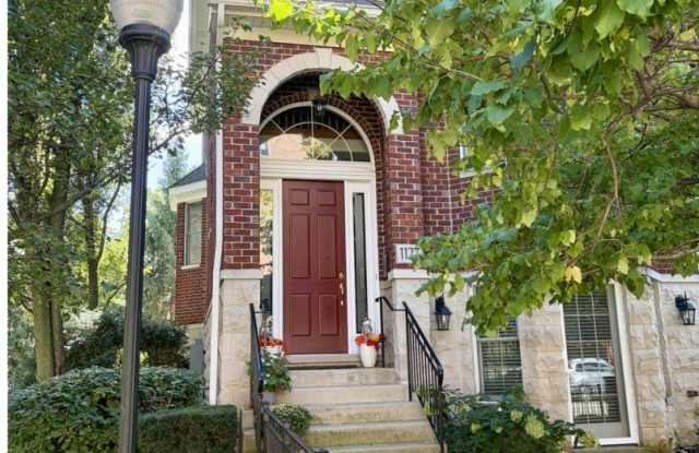 1127 Gilbert Avenue Gallery 1