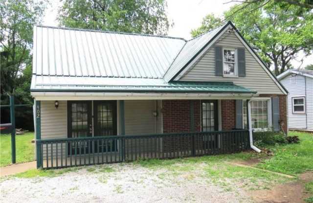 402 Almeda Ave - 402 Almeda Avenue, Minerva, OH 44657