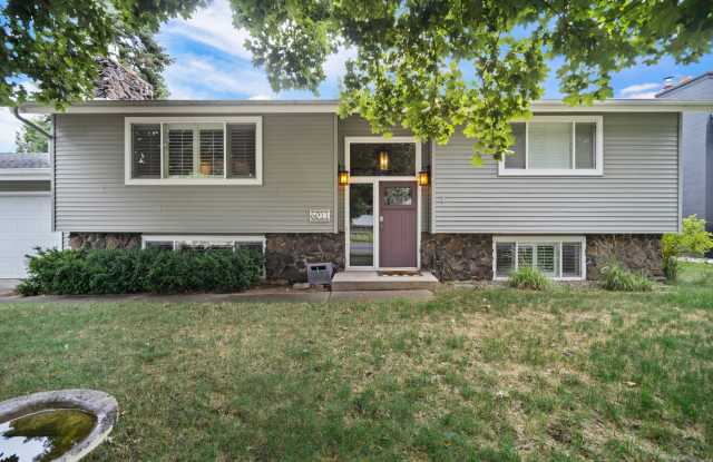 Elegant 3 Bed, 2 Bath Furnished Rental Home on South Hill photos photos