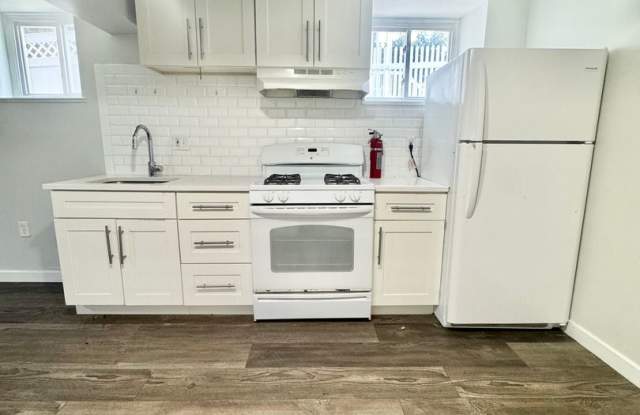 Rochelle Arms photos photos