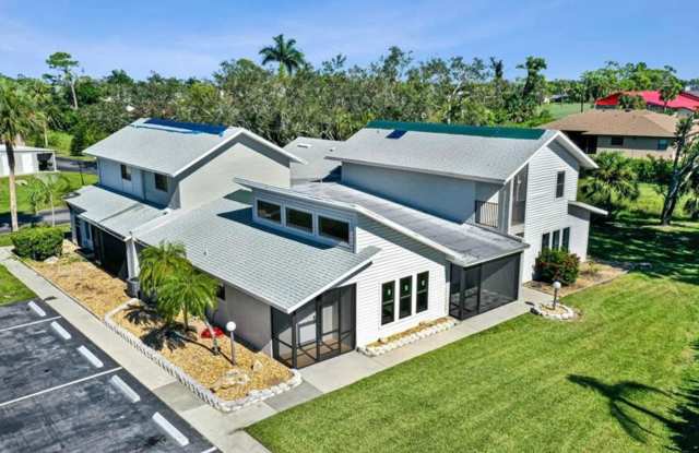 Available 7.15 - 2 bed 2 bath Home in Island Park! photos photos
