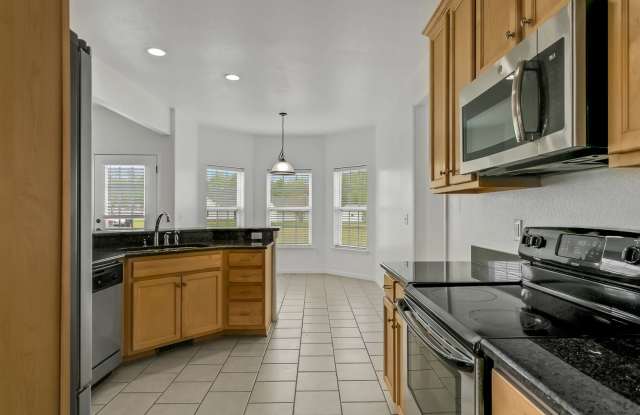 Shingle Landing 4 bedroom; 2,5 bath PET FRIENDLY Custom Home, Moyock NC photos photos