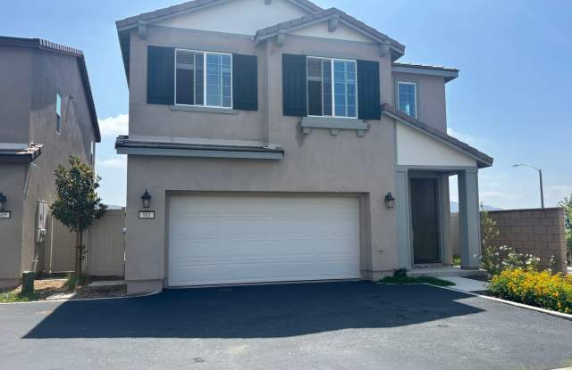 Modern, Energy-Efficient 3-Bedroom Lake Elsinore Home photos photos