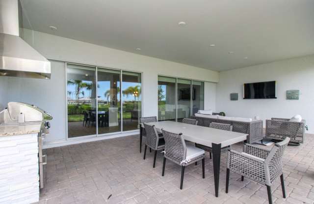 ** BRAND NEW 4 BED-3 FULL BATH BEAUTIFUL SINGLE FAMILY HOME IN AMAZING ESPLANADE BY THE ISLANDS ** SEASONAL** SEE RATES BELOW ** Gallery 4