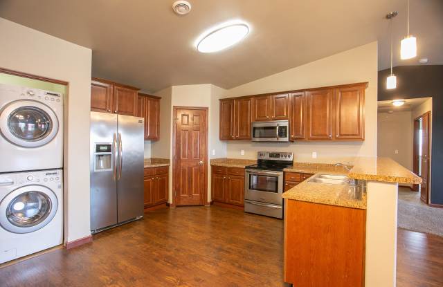 3600 33rd Ave W Unit 4 - 3600 33rd Avenue West, Williston, ND 58801