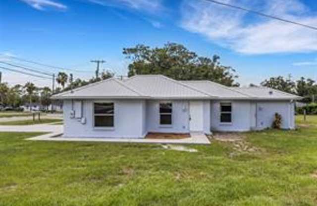 Beautiful 3/1 in the heart of Plant City photos photos