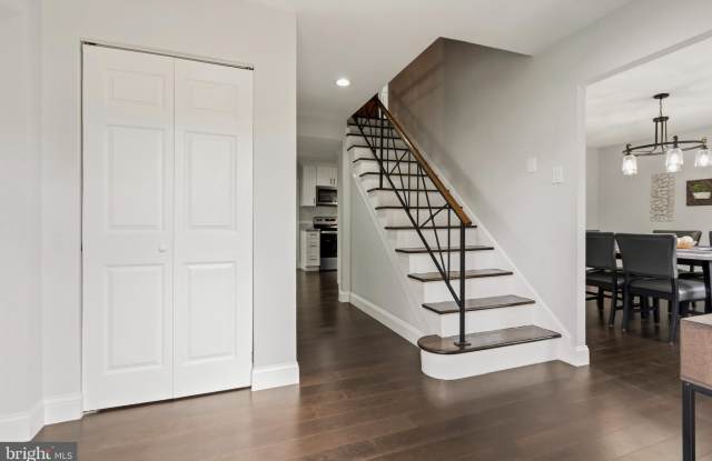 1205 WINDERMERE Court Gallery 4