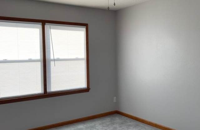 2 Bedroom 1.5 Bath Townhouse Gallery 1