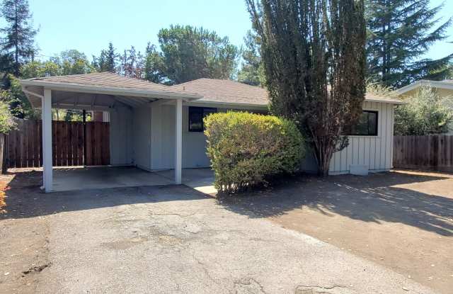 Cute Single Family Home, Newer kitchen, New Bathroom, Fresh Paint, Vaulted Ceilings, Large Yard! photos photos