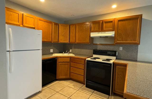 7007 SW Green Terrace- Hot new listing! Gallery 4