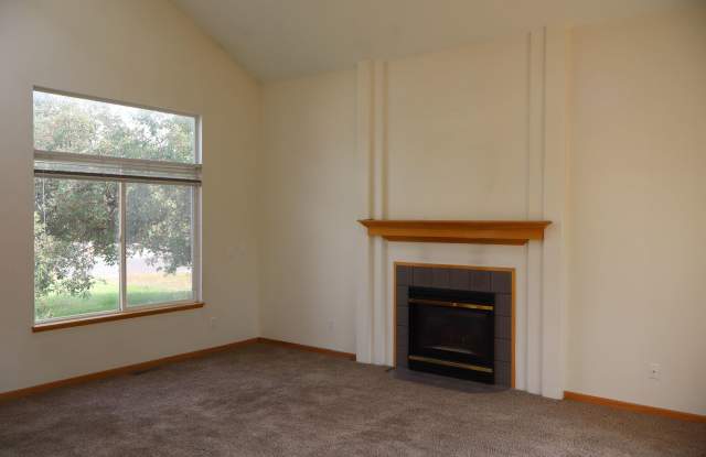 Bright & Spacious Single-Family Home in Great Location + $200 Off First Months Rent! Gallery 4