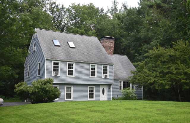 Well maintained, 3 Bedroom single family home in lovely Westford neighborhood. photos photos