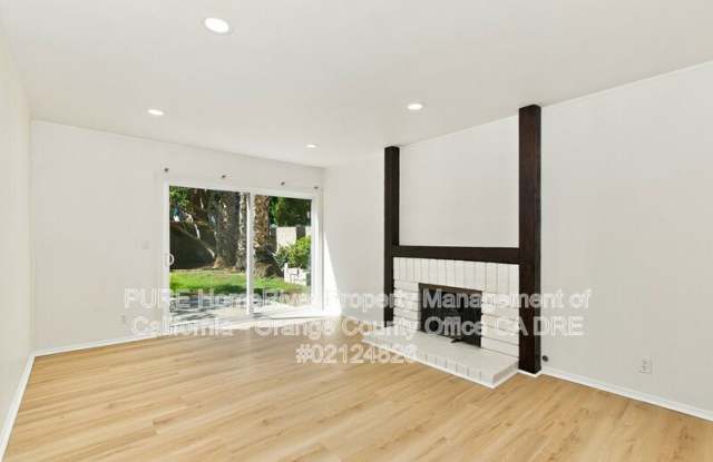 4922 Rochelle Ave Gallery 2