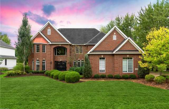 29191 Weybridge Dr - 29191 Weybridge Drive, Westlake, OH 44145