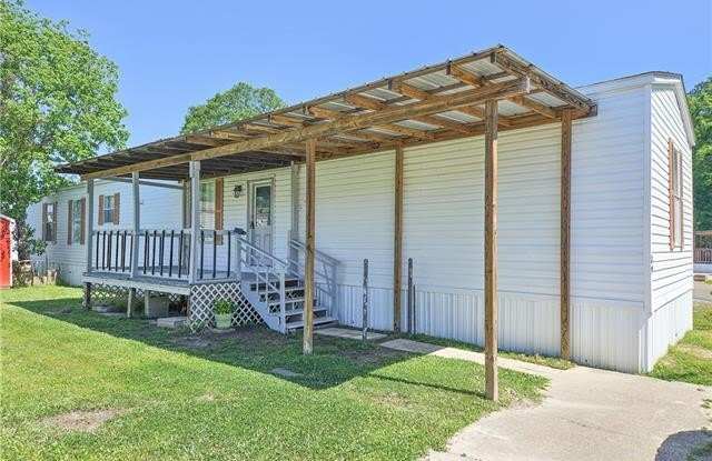 15569 E HOFFMAN Road - 15569 East Hoffman Road, Tangipahoa County, LA 70454