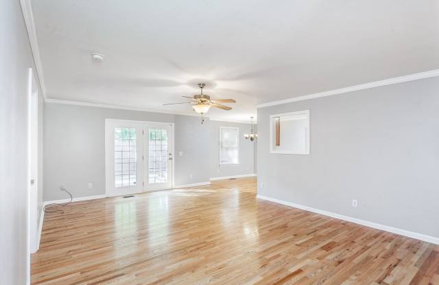 3 Bedroom Home in East Brainerd with a Fenced Backyard Gallery 3