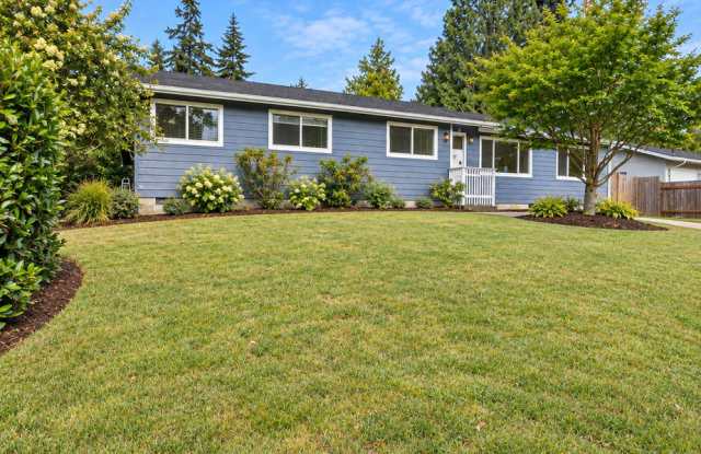 3 Bed, 2 Bath Castle Hill Home For Rent in Port Townsend! (Newly Remodeled) Gallery 1