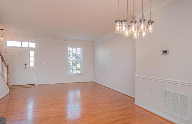 543 MCARTHUR TERRACE NE Gallery 4