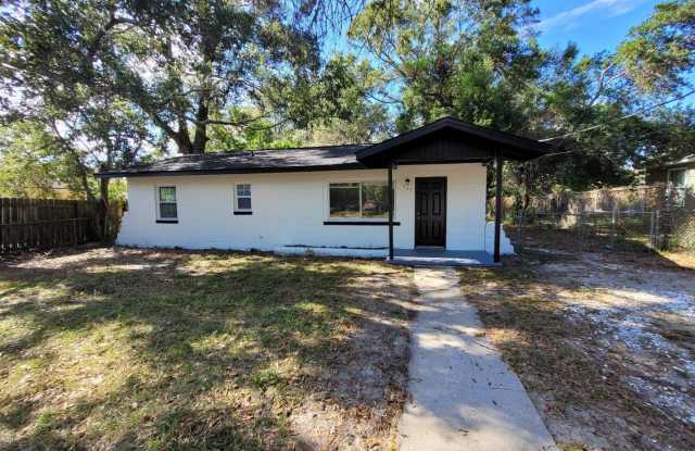 925 N K St Pensacola, FL 32501 | MOVE IN SPECIAL: HALF OFF first full month of rent!!! photos photos