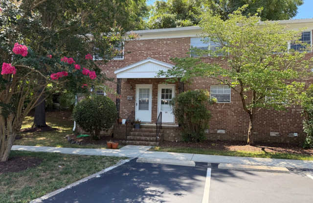 Newly Renovated 2-Bedroom Gem in Prime Carrboro Location & Leasing Special Available! photos photos