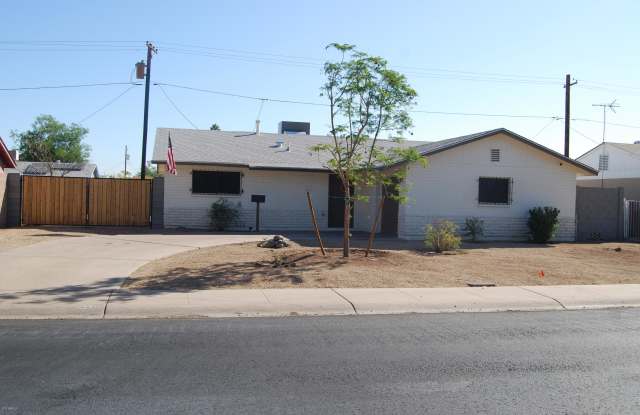 4035 N 79TH Drive Gallery 2