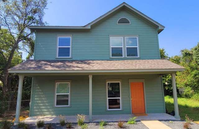 4 Bed 2 bath home in East Austin - Great location renovated home photos photos