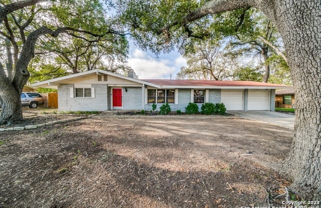 242 Windcrest Dr - 242 Windcrest Drive, Windcrest, TX 78239