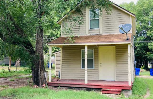 Efficient  Affordable - 330 1/2 West 1st Street, Junction City, KS 66441