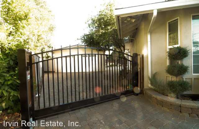 827 McElroy Court Gallery 2