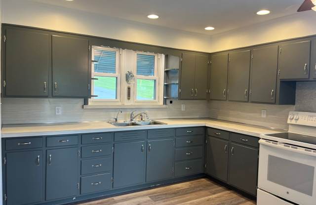 Spacious 5-Bedroom Home in East Cocalico Township! photos photos