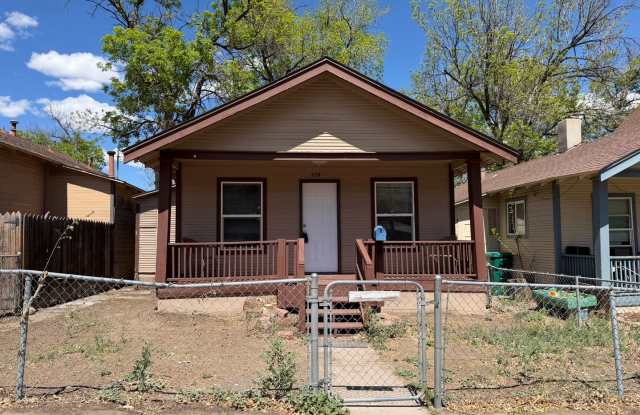 Escape Apartment Life! Downtown Cottage with yard! photos photos Escape Apartment Life! Downtown Cottage with yard! photos photos