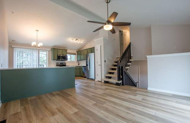 Super Cute 3 Bedroom / 2.5 Bath Home! photos photos