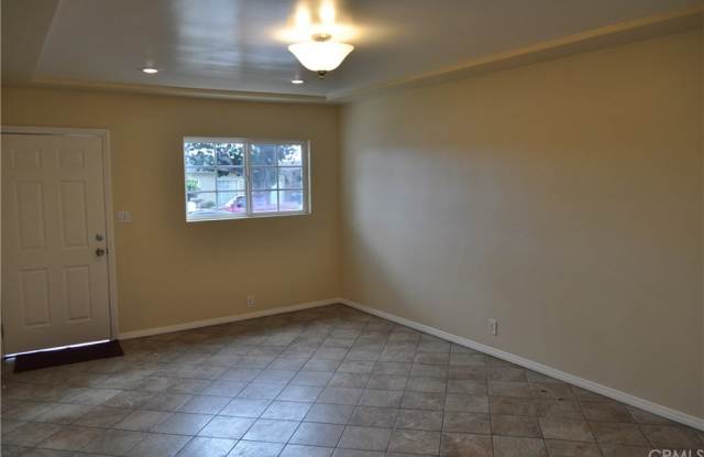 1327 E O Street Gallery 3