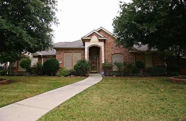 1020 Diane Street - 1020 Diane Street, Aubrey, TX 76227