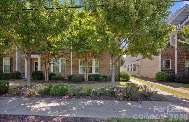18448 W Catawba Avenue Gallery 2