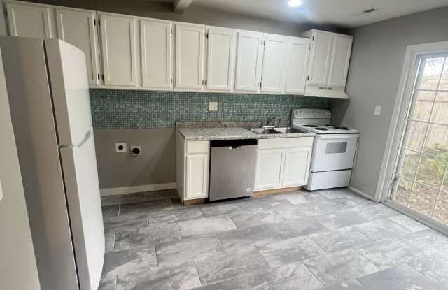 209 South Graham Street - 2 Gallery 3