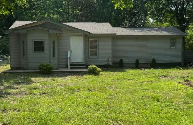 Newly Renovated 2 Bedroom, 1 Bathroom Home in Athens, AL – Available Now! photos photos