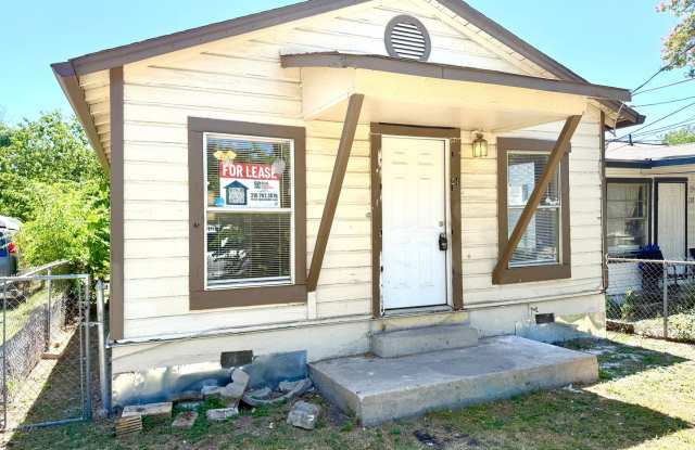 Convenient 1 Bedroom / 1 Bath Home Near Lackland AFB! photos photos