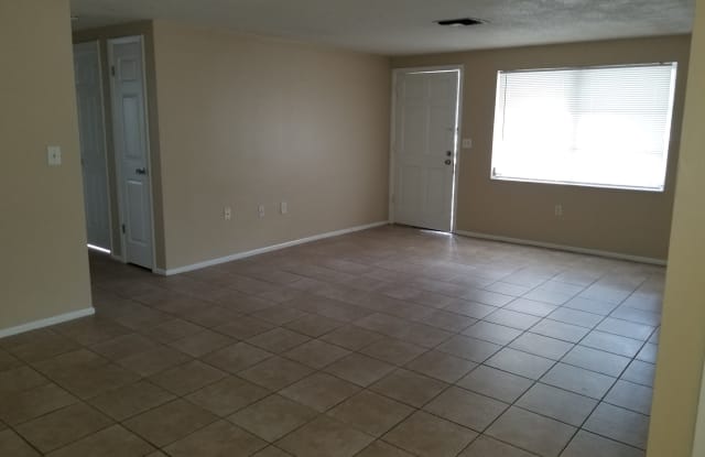 7015 Castanea Dr Gallery 2