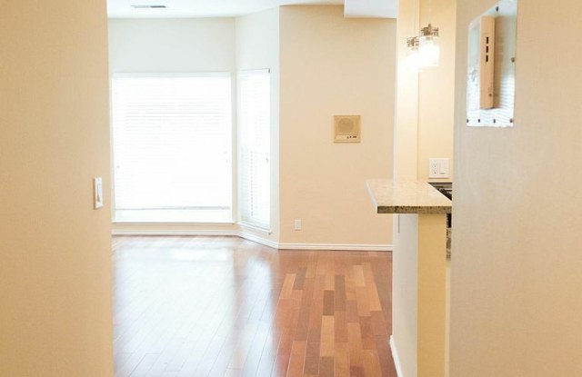 429 Arkansas Street Gallery 2
