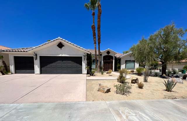 AVAILABLE NOW! 4 Bedroom 3 Bathroom PALM DESERT POOL HOME! Gallery 2