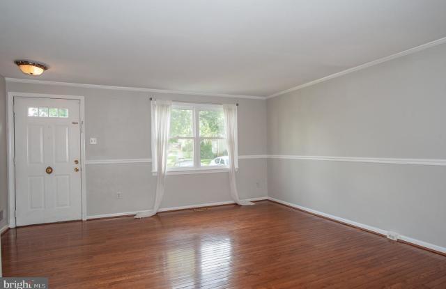 6539 COACHLEIGH WAY Gallery 4