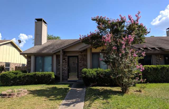 104 Kings Row - 104 Kings Row, Garland, TX 75043