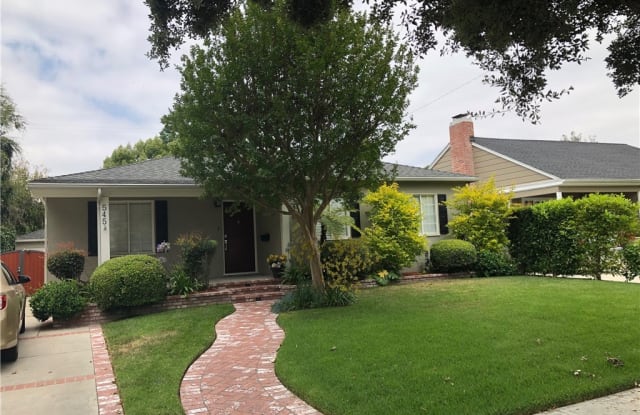 545 N Beachwood Drive - 545 North Beachwood Drive, Burbank, CA 91506