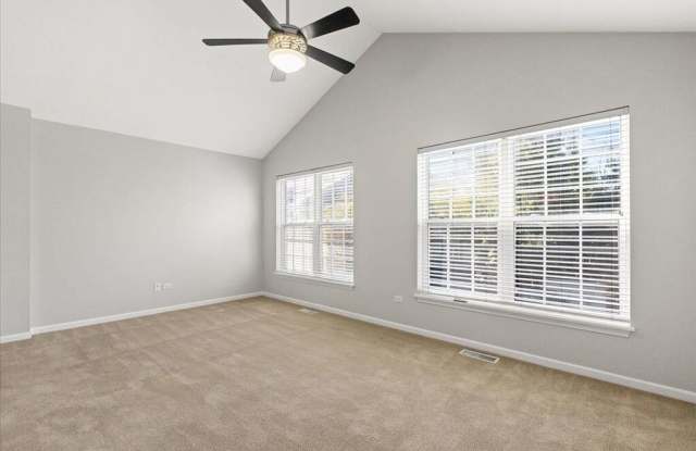 3817 N Milwaukee Ave photos photos