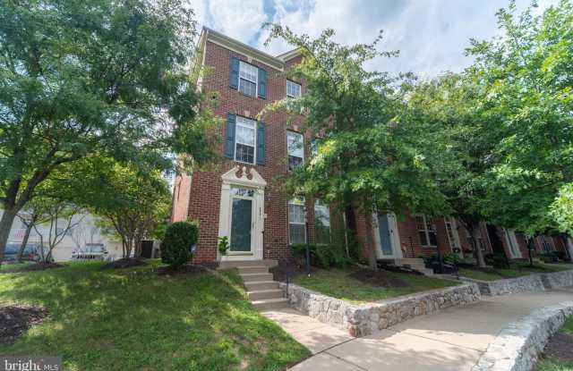 2301 POTOMAC CLUB PARKWAY Gallery 2